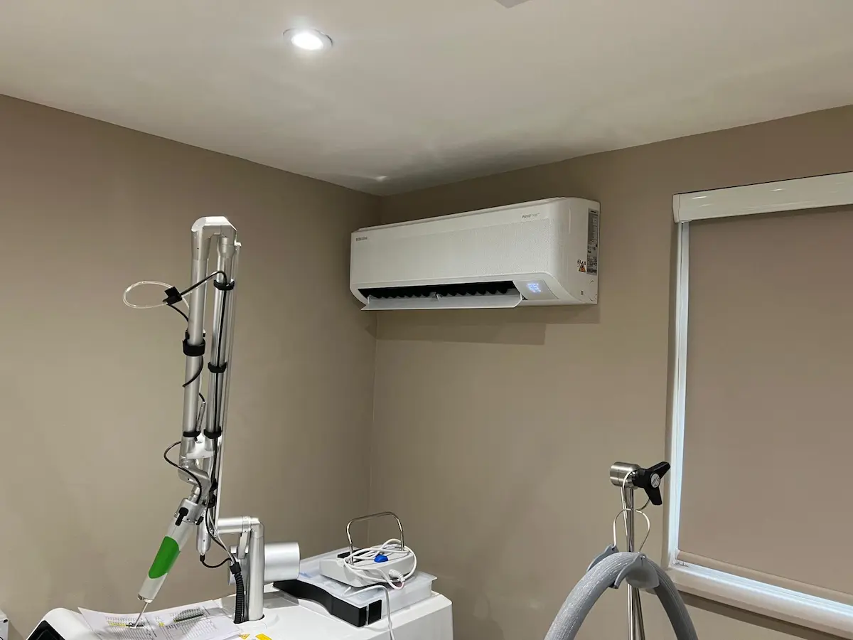 Samsung Avant air conditioning unit installed in a beauty studio